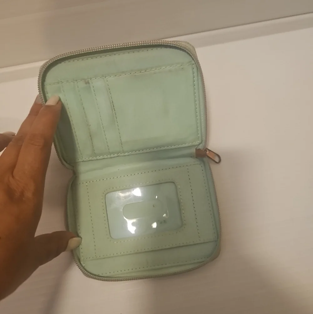 Loungefly Stitch Traveling Mini Zip Wallet